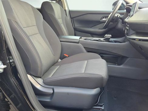 Used 2025 Nissan Rogue SV AWD/4WD image 5
