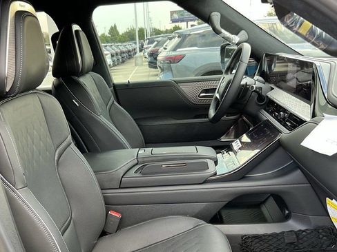 New 2026 INFINITI QX80 Autograph w/ Premium Cargo Package image 24