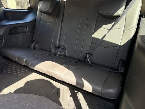 Used 2020 Cadillac Escalade Platinum AWD/4WD image 17