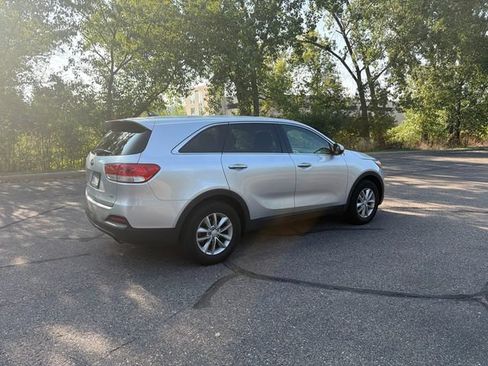 Used 2016 Kia Sorento L FWD image 19