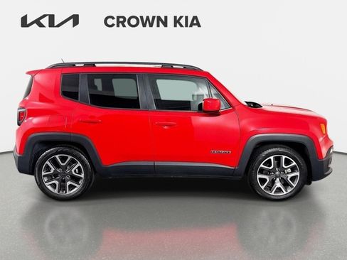 Used 2016 Jeep Renegade Latitude FWD image 5