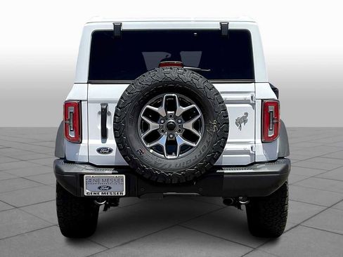 New 2025 Ford Bronco Badlands image 4