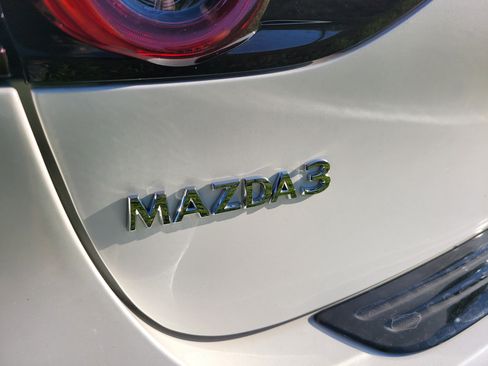 Used 2026 MAZDA MAZDA3 2.5 S Hatchback w/ Premium Pkg FWD image 7