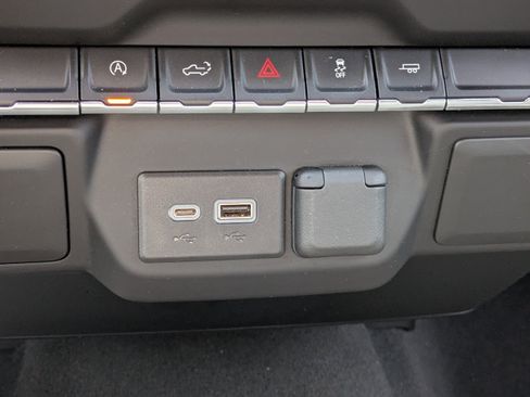 Used 2022 Chevrolet Silverado 1500 Custom image 22