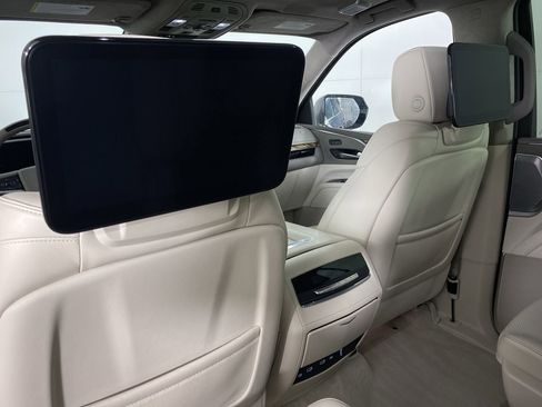 Certified 2023 Cadillac Escalade Sport Platinum image 19