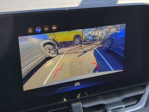 Used 2025 Chevrolet Equinox LT image 17