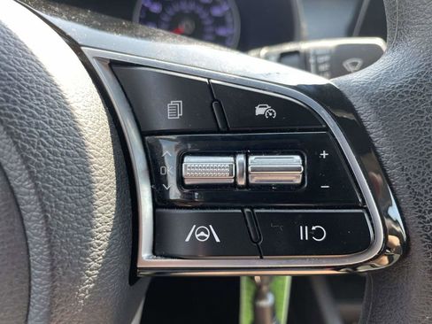 Used 2023 Kia Forte LXS image 23