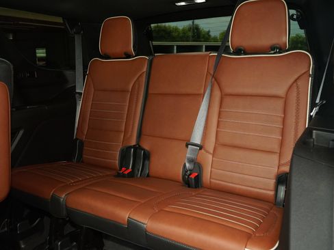 Used 2023 GMC Yukon Denali Ultimate AWD/4WD image 24