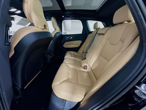Certified 2023 Volvo XC60 B5 Ultimate w/ Climate Package image 26