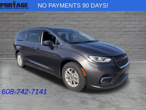 Used 2023 Chrysler Pacifica Touring-L FWD image 1