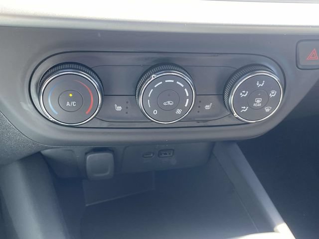 Used 2024 Chevrolet Trax LS w/ LS Convenience Package FWD image 19
