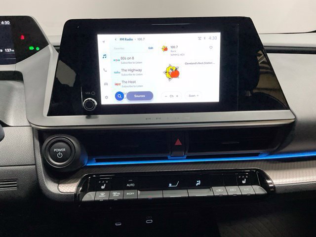 Used 2024 Toyota Prius XLE FWD image 33