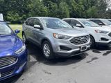 Used 2022 Ford Edge SEL w/ Convenience Package image 2