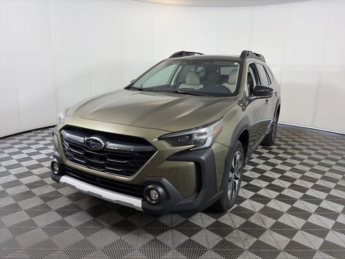 Used 2023 Subaru Outback Limited image 2