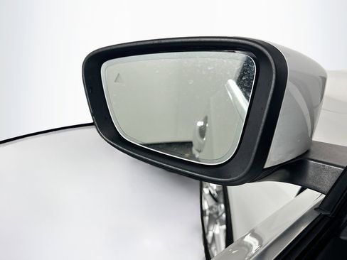 Used 2025 BMW 330i Sedan image 16