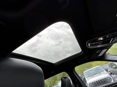 New 2025 Jeep Grand Cherokee L Limited w/ Black Appearance Package image 25