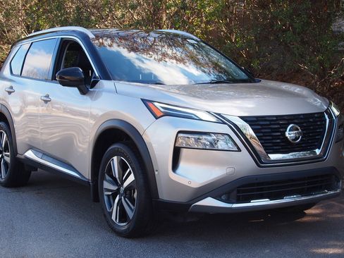 Used 2021 Nissan Rogue Platinum image 1