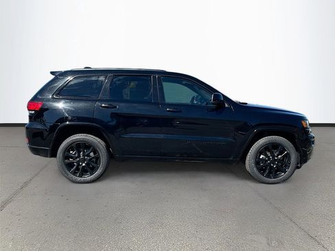 Used 2021 Jeep Grand Cherokee Laredo X image 8