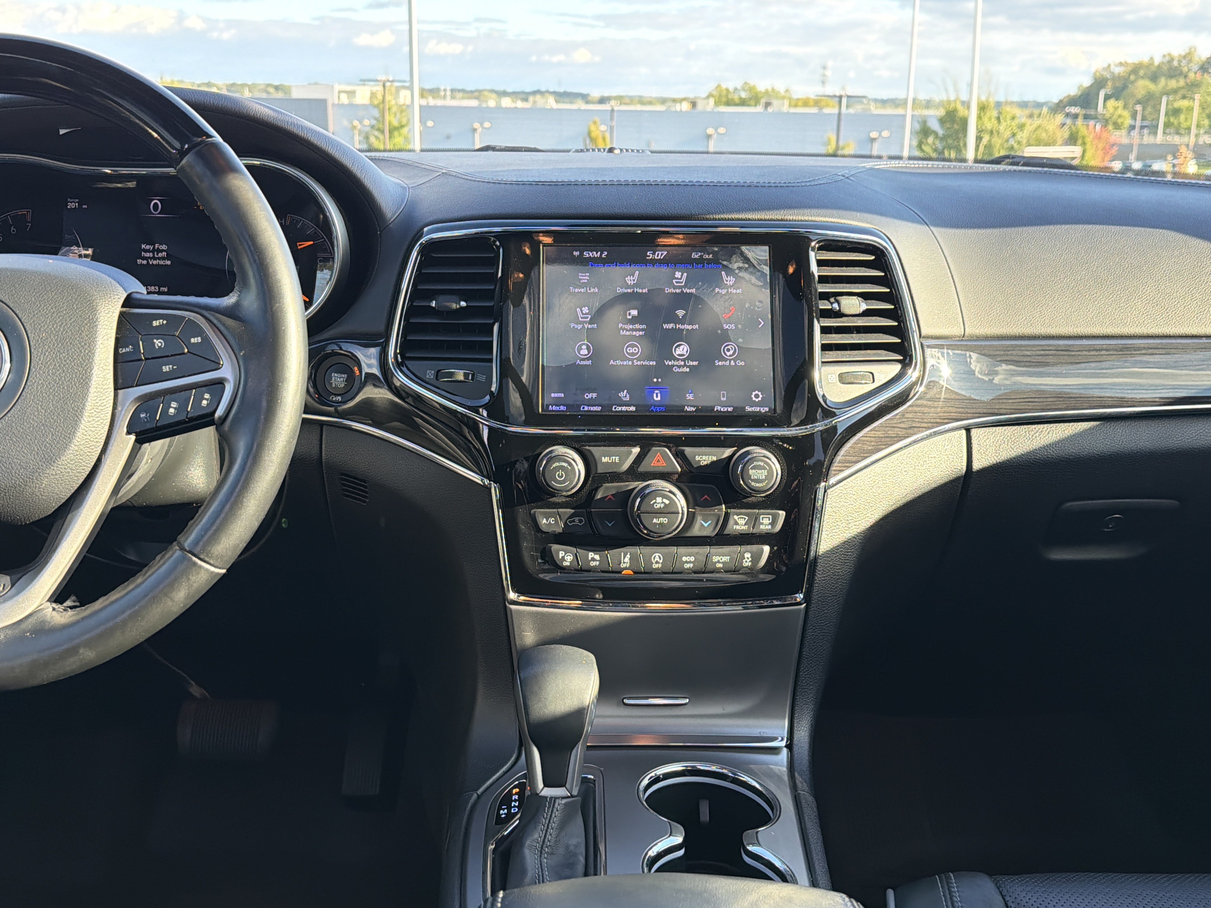 Used 2020 Jeep Grand Cherokee Overland AWD/4WD image 30