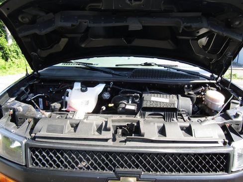 Used 2018 Chevrolet Express 2500 LS RWD image 20