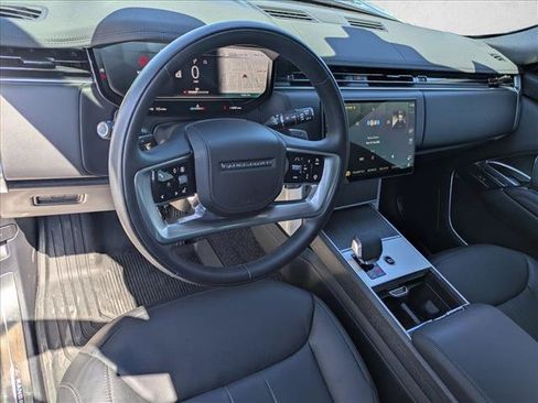 Certified 2025 Land Rover Range Rover SE AWD/4WD image 10