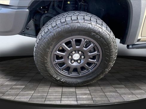 Used 2022 Chevrolet Colorado ZR2 w/ Colorado ZR2 Bison Edition image 9