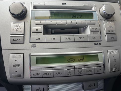 Used 2004 Toyota Solara SLE image 18