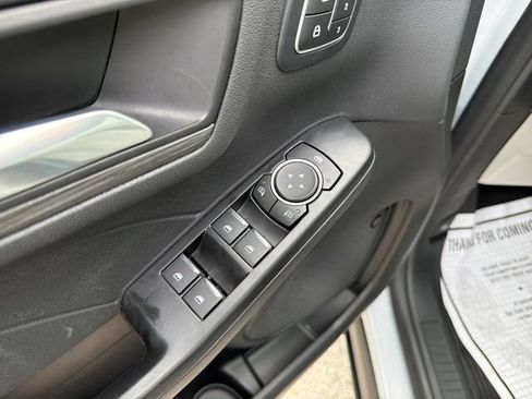 Certified 2025 Ford Escape Platinum w/ Premium Technology Package FWD image 17
