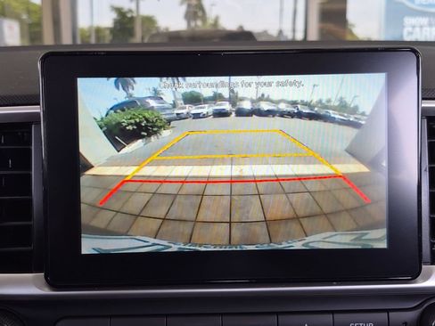 Used 2025 Hyundai Venue SEL FWD image 19