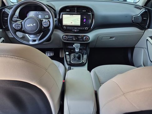 Used 2023 Kia Soul EX image 17