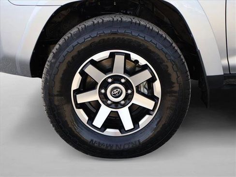 Used 2024 Toyota 4Runner TRD Off-Road AWD/4WD image 30