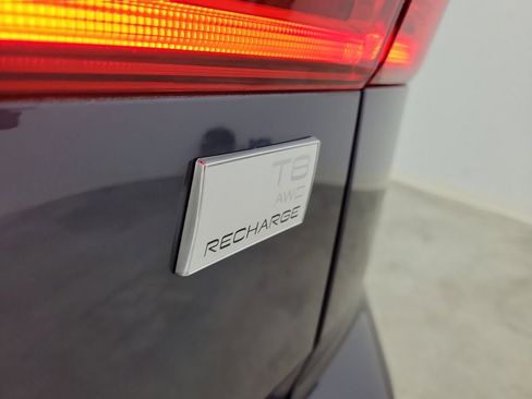 Certified 2024 Volvo XC60 T8 Plus w/ Protection Package Premier image 8