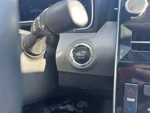 Used 2021 Toyota Avalon XLE w/ Moonroof Package FWD image 40
