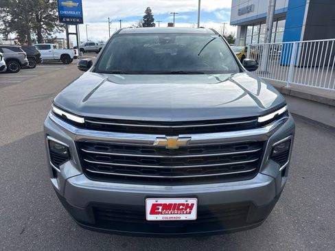 Used 2025 Chevrolet Traverse LT w/ Sun and Wheel Package image 8