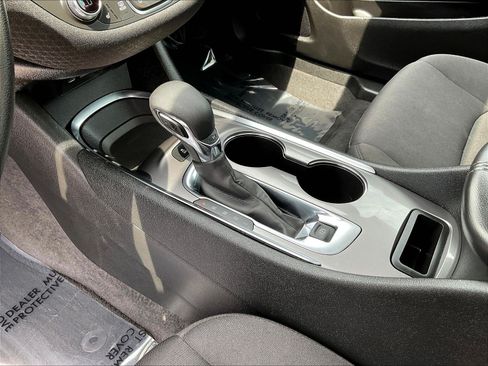 Used 2024 Chevrolet Malibu LT FWD image 18