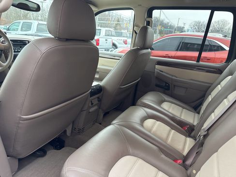 Used 2004 Ford Explorer Eddie Bauer image 18