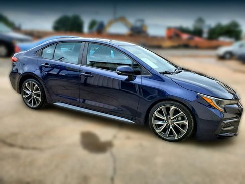Used 2020 Toyota Corolla XSE FWD image 18