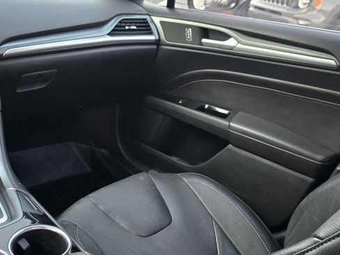 Used 2013 Ford Fusion Titanium image 12