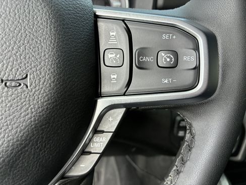 Used 2025 RAM 1500 Big Horn AWD/4WD image 30