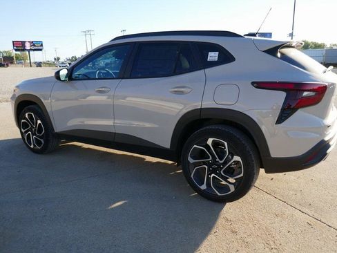 New 2026 Chevrolet Trax RS w/ Sunroof Package image 5