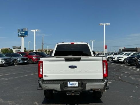 Used 2023 Ford F250 XLT w/ FX4 Off-Road Package AWD/4WD image 4