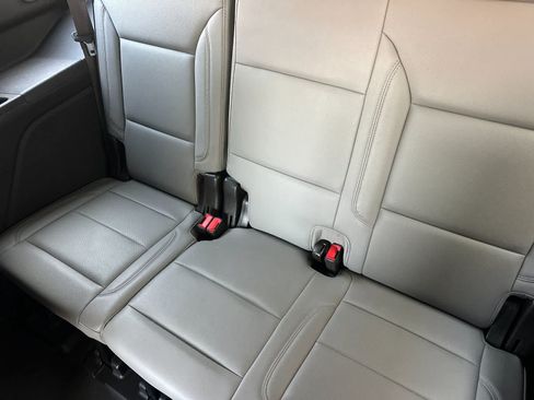 Used 2024 GMC Yukon SLT AWD/4WD image 15