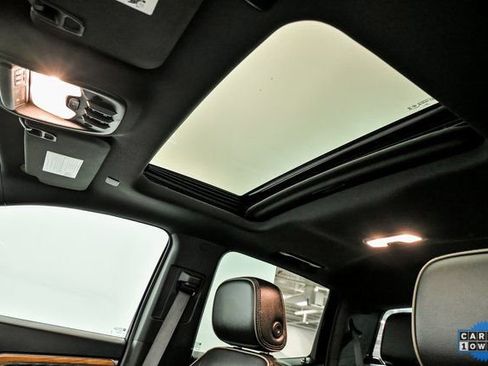 Used 2023 GMC Canyon Denali image 13