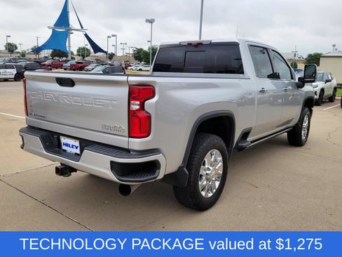 Used 2022 Chevrolet Silverado 3500 High Country w/ Technology Package AWD/4WD image 4