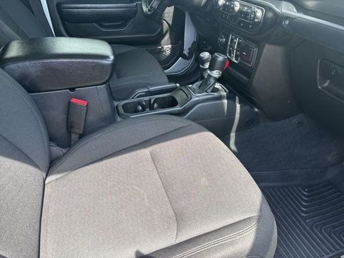 Used 2022 Jeep Gladiator Sport AWD/4WD image 35