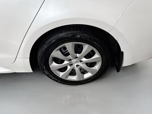 Used 2025 Toyota Corolla LE FWD image 20