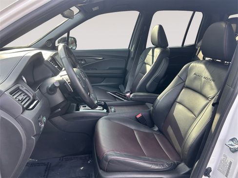 Used 2022 Honda Ridgeline Black Edition image 9
