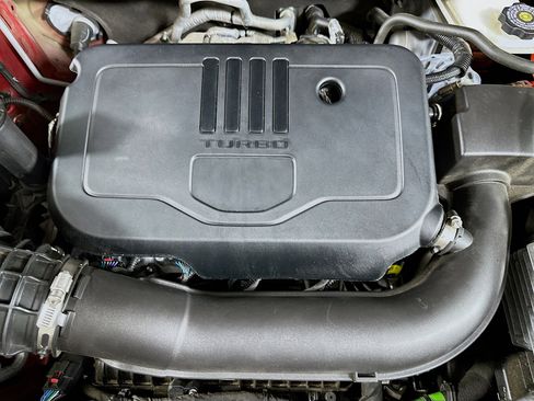 Used 2023 GMC Acadia SLT image 35