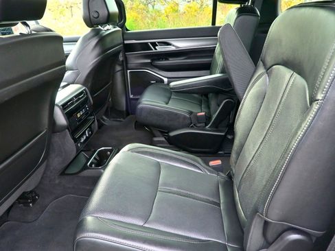 Used 2023 Jeep Wagoneer Series II image 28