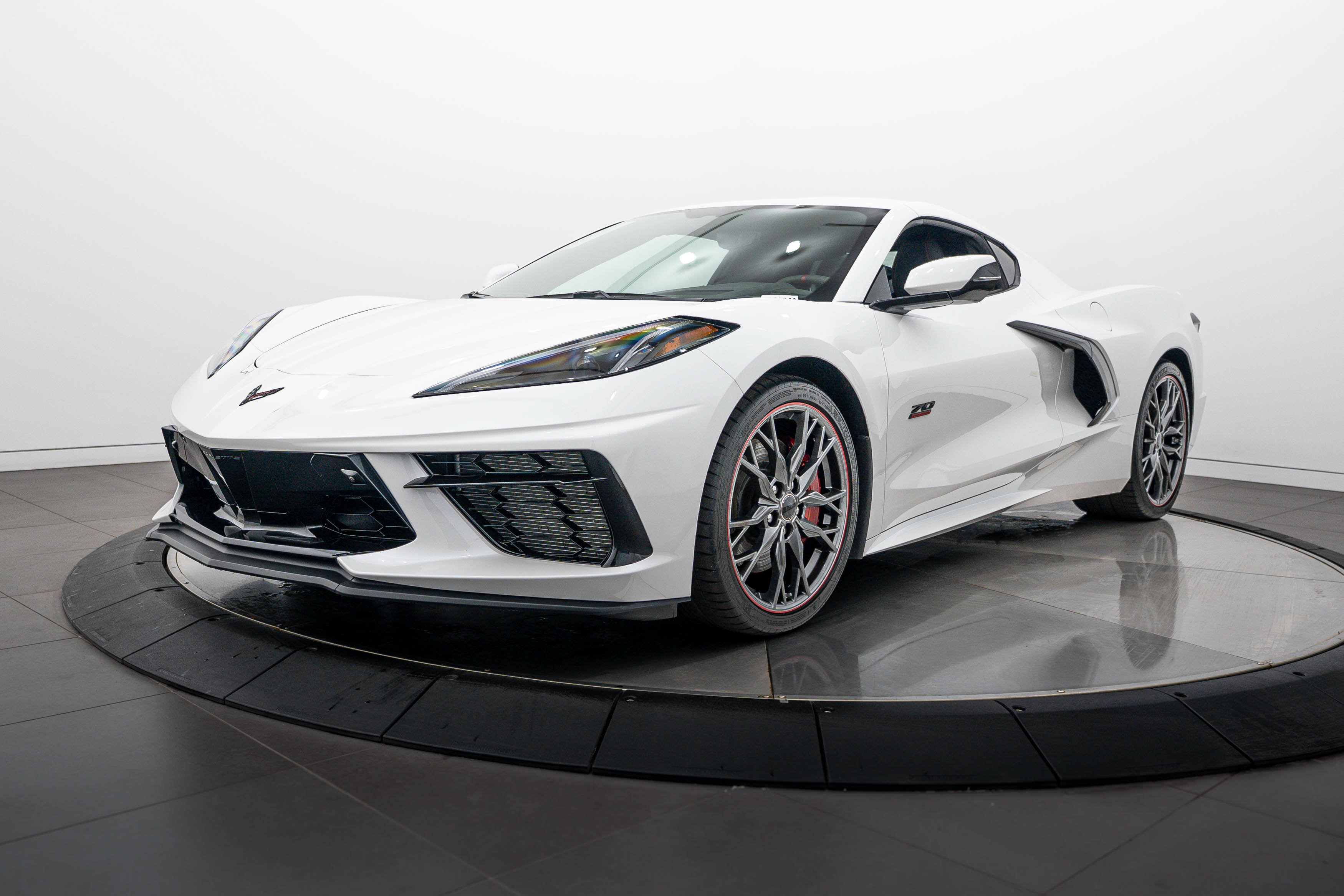 Used 2023 Chevrolet Corvette Stingray Premium Cpe w/ Z51 Performance Package RWD image 1